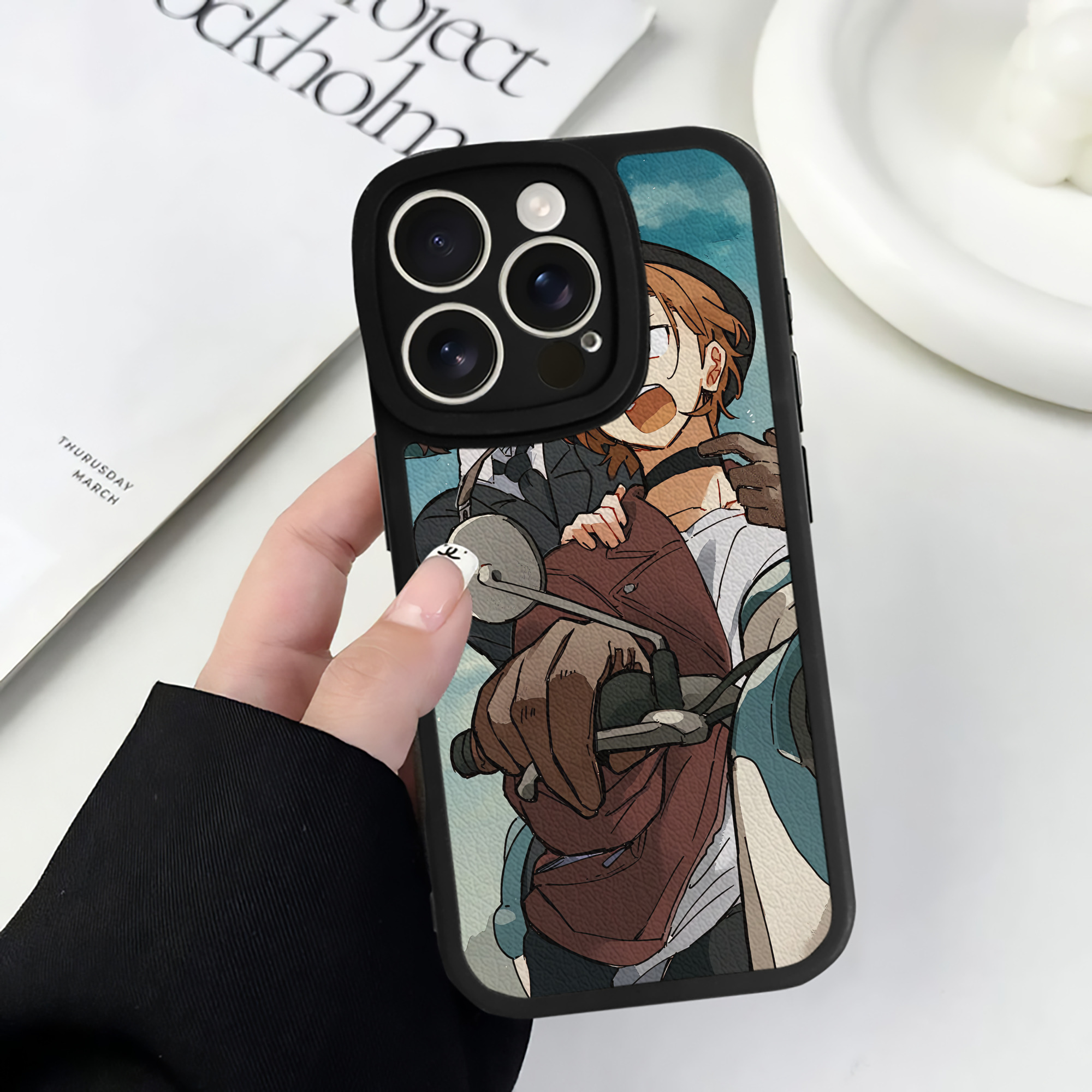（画像用） 文豪ストレイドッグス Bungo Stray Dogs 【iPhone 16シリーズ対応】シリコンスマホケース（レザー調） 材質：シリコン